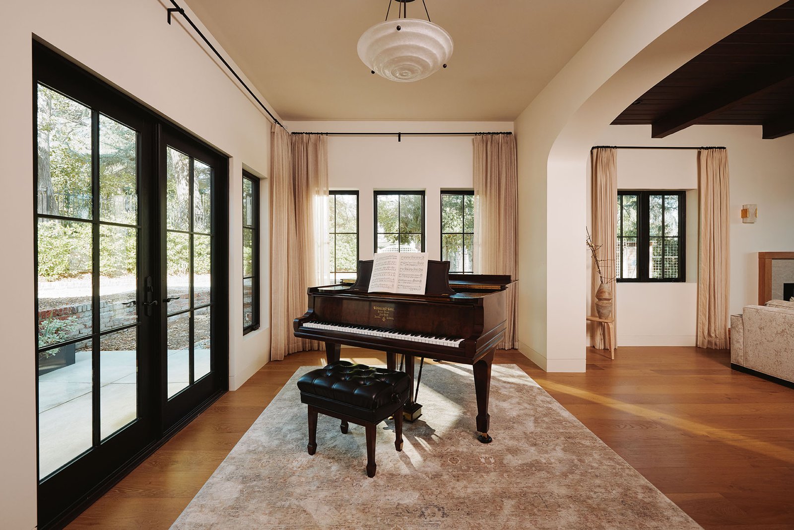 JPG-Marvin_Ultimate_OliveLane_Int_UOFD_UCANF_Ang_Cl_LivRm_P2514085_UL