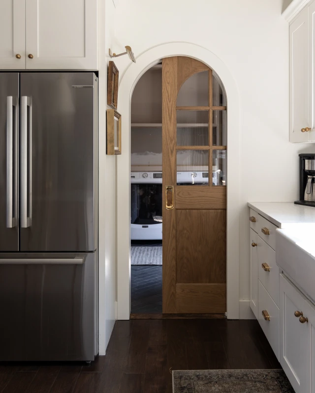 682-white-oak-half-round-glass-Hamilton-2